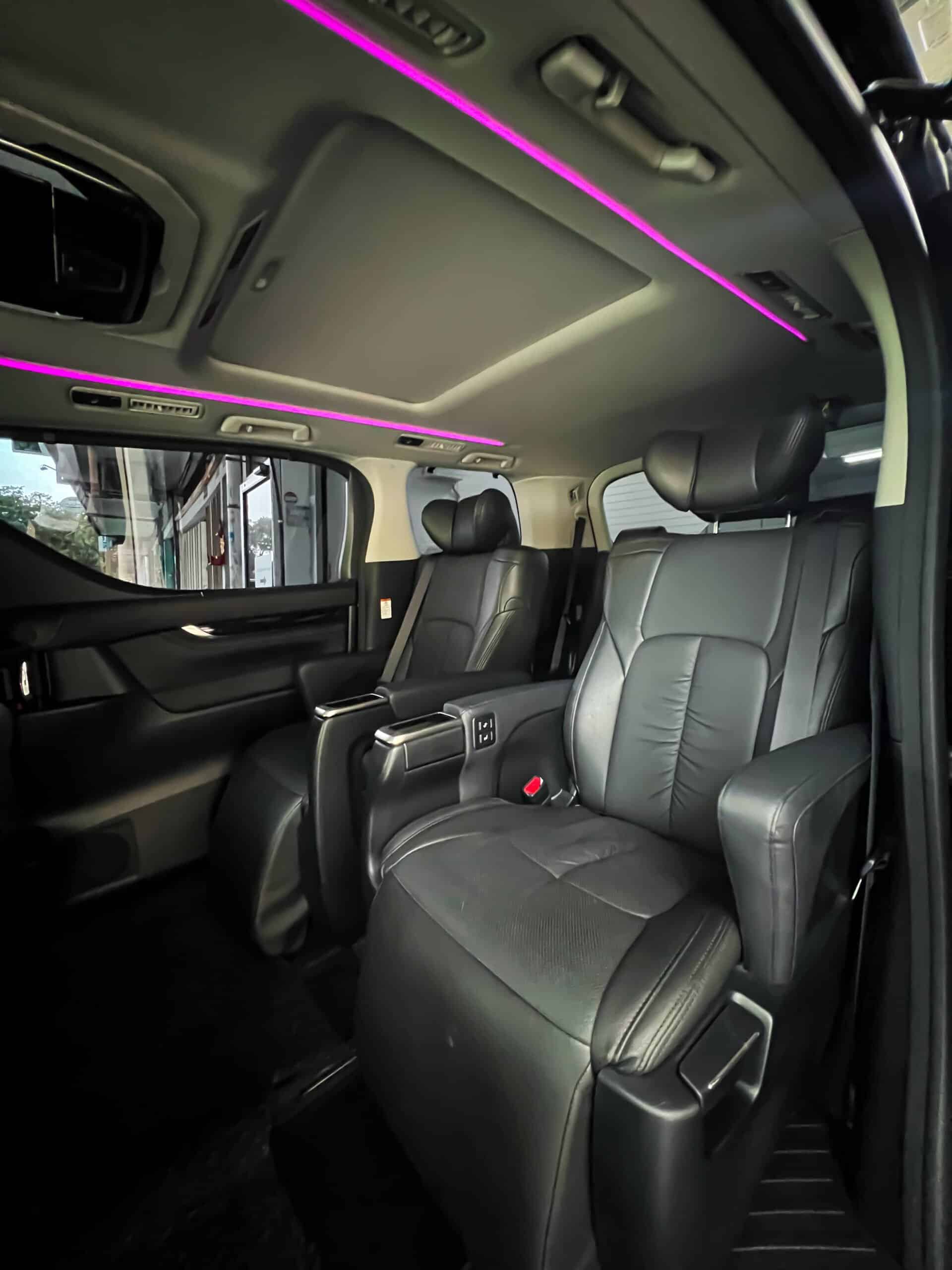 UPR Toyota Alphard Transformer Pilot Seat