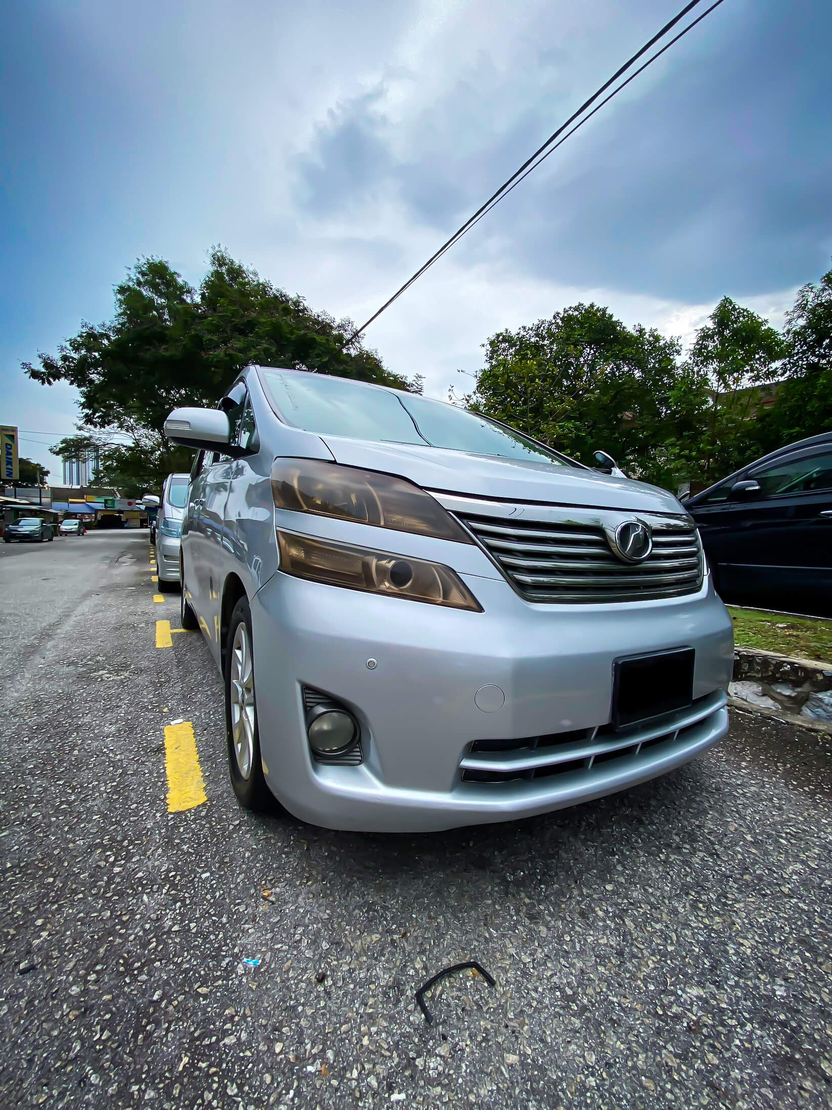 Rent 1st Generation 8-Seater Vellfire in KL - Experience luxury MPV rental with chauffeur service. Choose us for Vellfire or Alphard rental - your trusted MPV car rental company in KL.